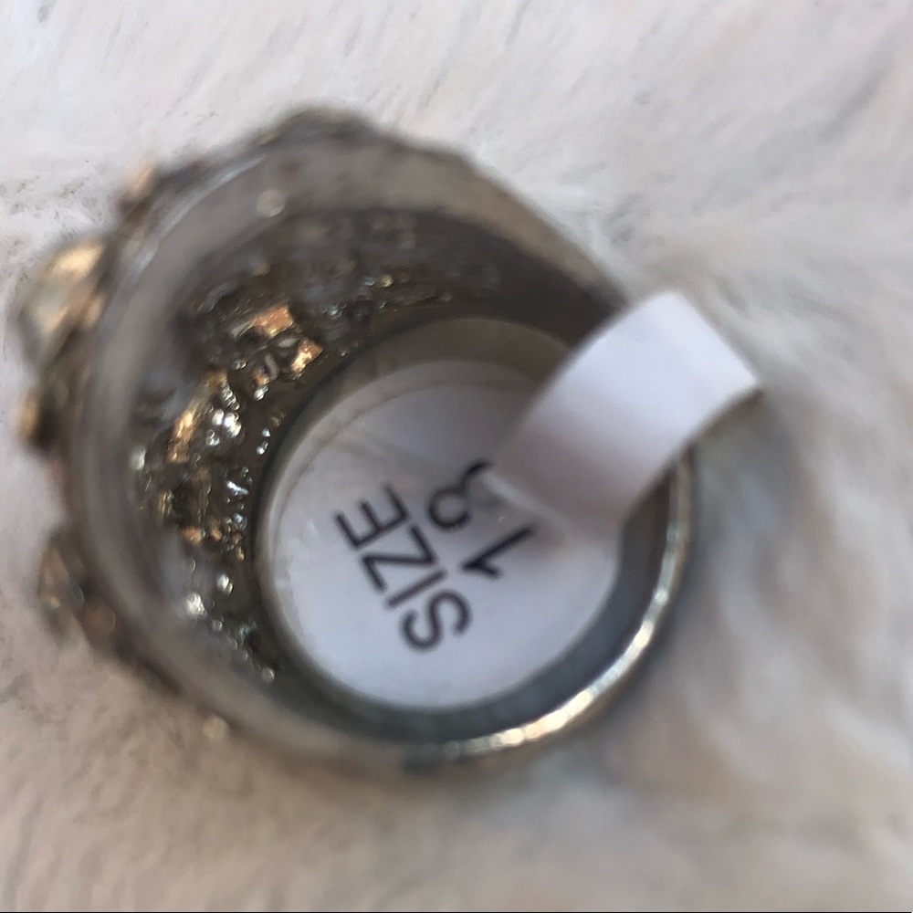 Beautiful Stunning Statement Piece Ring. Size 8 - image 7